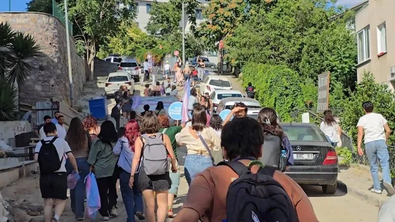 Trans Onur Yürüyüşü'ne Polis Şiddeti! 60 Gözaltı Şoku!