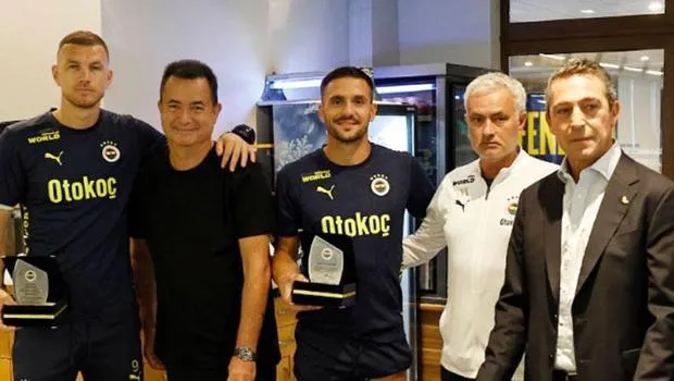 Ali Koç'tan Tadic ve Dzeko'ya Veda! Plaket Sürprizi
