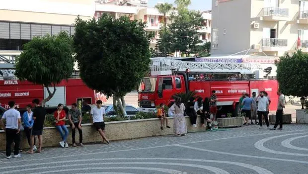Antalya'da 5 yıldızlı otelde yangın paniği! Turistler tahliye edildi