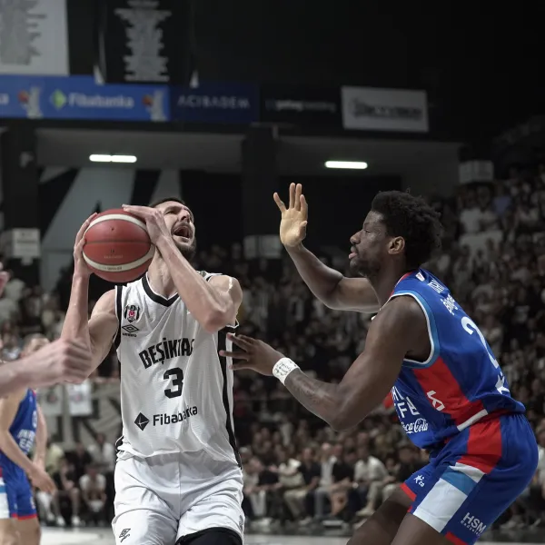 Beşiktaş Finalde! Efes'i Devirdi, Fenerbahçe'ye Rakip Oldu!