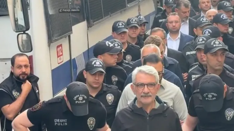 CHP'den belediye başkanlarının hastaneye sevk görüntülerine tepki