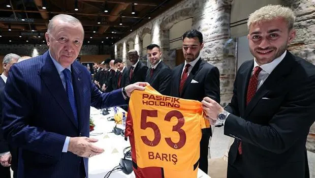 Cumhurbaşkanı Erdoğan şampiyon Galatasaray'ı kabul etti