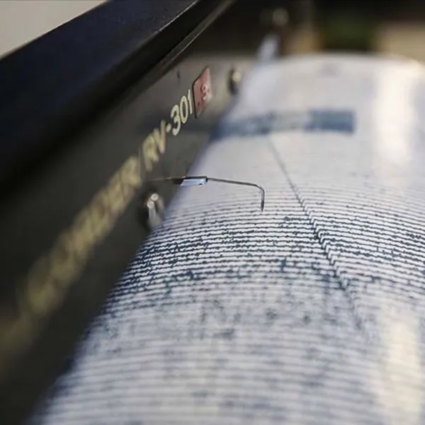 Ege'de Korkutan Deprem! İşte İlk Detaylar