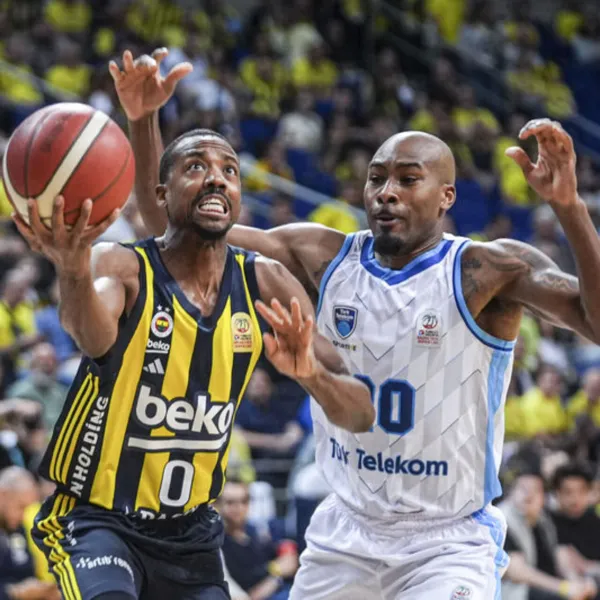 Fenerbahçe Beko seride 1-0 öne geçti!