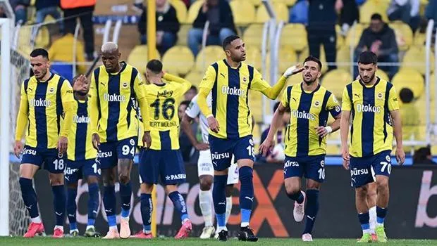 Fenerbahçe'de bir devir sona eriyor! İşte gidecek ve kalacak oyuncular