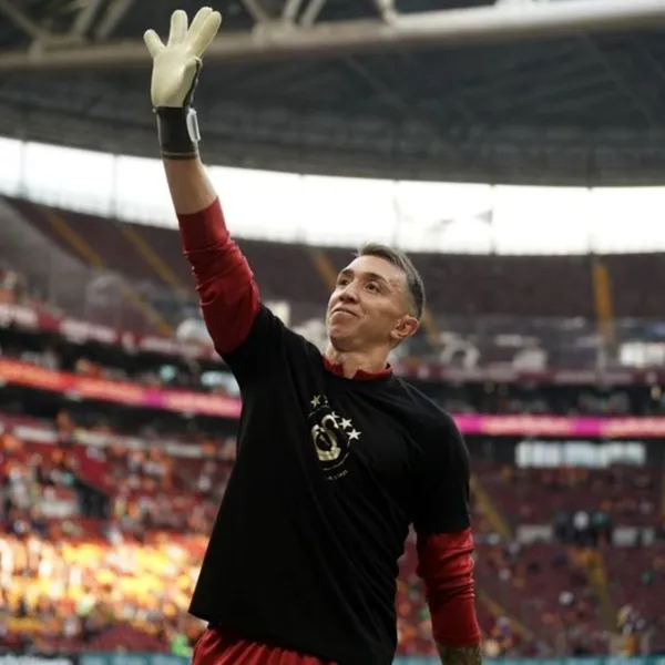 Muslera Veda Etti! Türkiye'den Ayrılık Sebebi Şok Etti