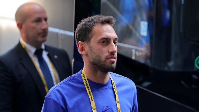Hakan Çalhanoğlu Gidiyor Mu? İtalyan Gazeteci Bomba İddia!