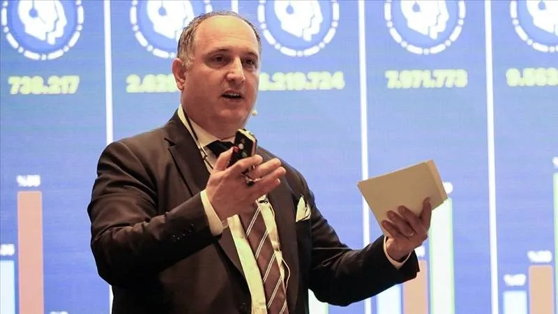 İBB'ye yönelik operasyonda gözaltına alınan Muhtarlıklar Daire Başkanı Saltık'a ETİ, para transferi ve sosyal medya mesajları sorulmuş