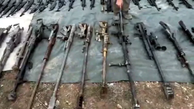 Irak'ın kuzeyinde mağarada çok sayıda silah ve mühimmat ele geçirildi