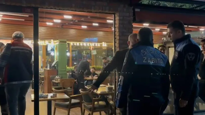 İstanbul'da Lahmacun Dehşeti! 25 Kişi Zehirlendi, Restoran Kapandı!