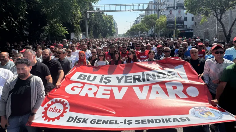 İzmir'de İZENERJİ ve İZELMAN işçileri greve çıktı: Eşit işe eşit ücret!