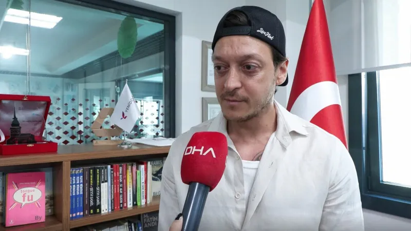 Özil'den Sane İtirafı: Galatasaray'a Transferde Benim de Payım Var!