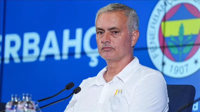 Mourinho: Avrupa'da Türk futbol tarihinin gördüğünden daha fazla final oynadım