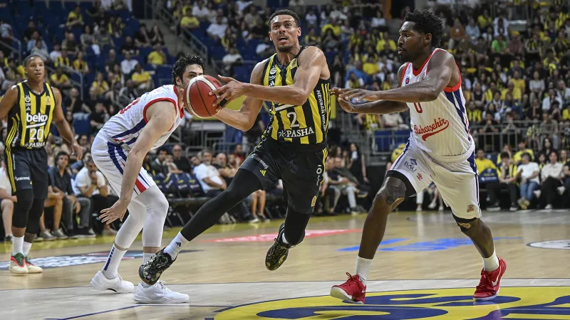 Nefes kesen maçta Fenerbahçe Beko, Bahçeşehir Koleji'ni mağlup etti