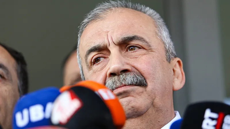 Sırrı Süreyya Önder Yoğun Bakımda! Sağlık Durumu Nasıl?