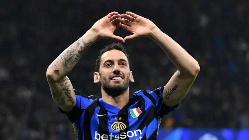 Hakan Çalhanoğlu Treni Kaçırdı Mı? Almanlar Ne Diyor?