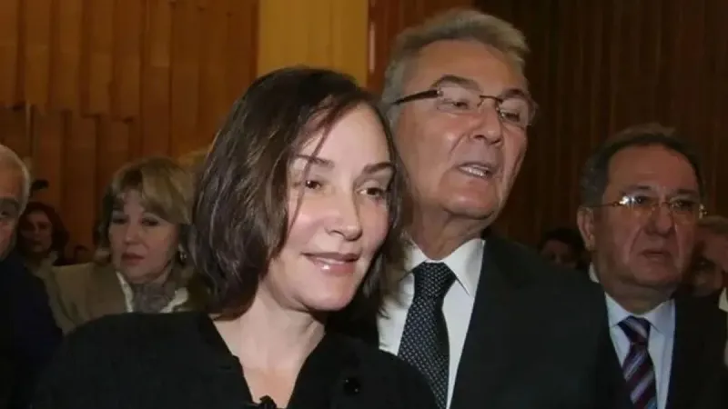 Aslı Baykal'dan Özgür Özel'e Şok Sözler: İpi Kimin Elinde?