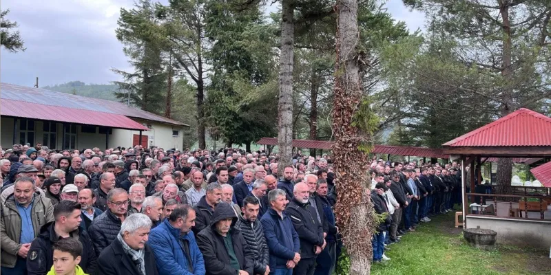 64 Yıllık Aşk Bitti! Aynı Gün Öldüler, Yan Yana Defnedildiler