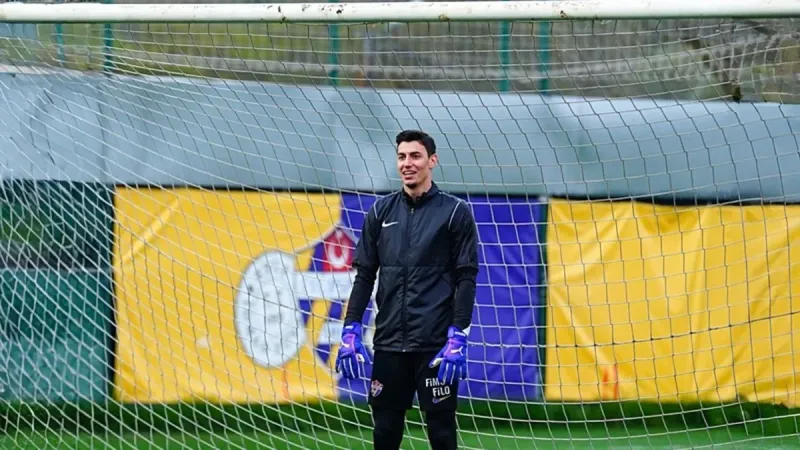 Berke Özer Eyüpspor'da Kalıyor! İşte Sözleşme Detayları