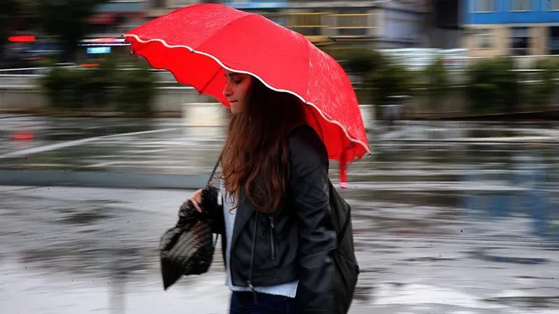 74 Şehir Alarmda! 25 Nisan'da Gök Gürültülü Sağanak Sürprizi