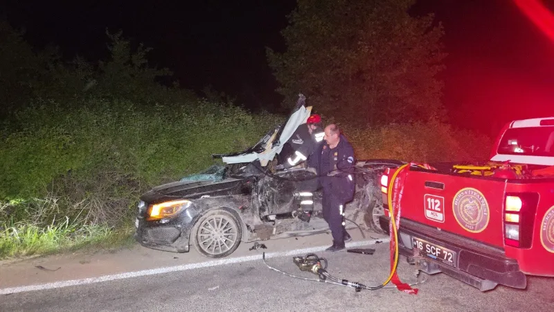 Bursa'da Feci Kaza! Lüks Otomobilde 3 Kişi Hayatını Kaybetti