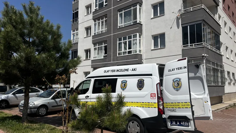 Kayseri'de Faciaya Ramak Kala! Cam Silen Kadın 4. Kattan Düştü