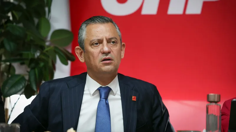 Özgür Özel'den Gençlere Mesaj: "Biz Gençlerden Razıyız!"
