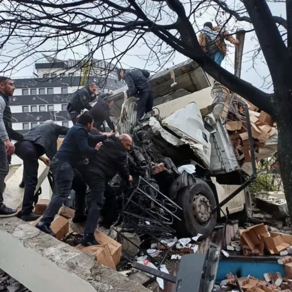 TIR Şoförü Kahramanlık Hikayesi: Ankara'da Hayat Kurtardı, Kendisi Veda Etti!