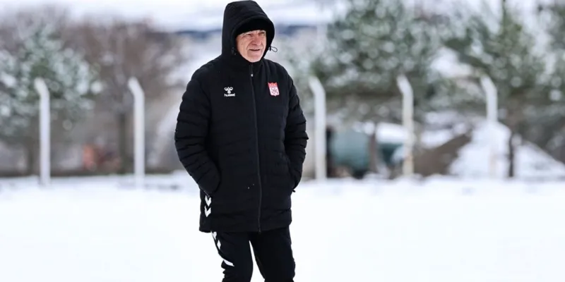 Sivasspor Fenerbahçe Maçına Kar Altında Hazırlandı! Şok Detaylar