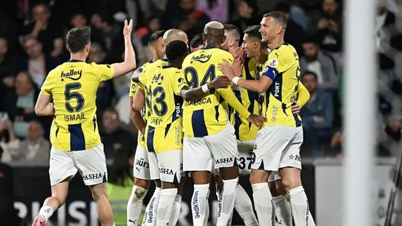 Fenerbahçe Şov Yaptı! Başakşehir'i 4-1'le Devirdi!