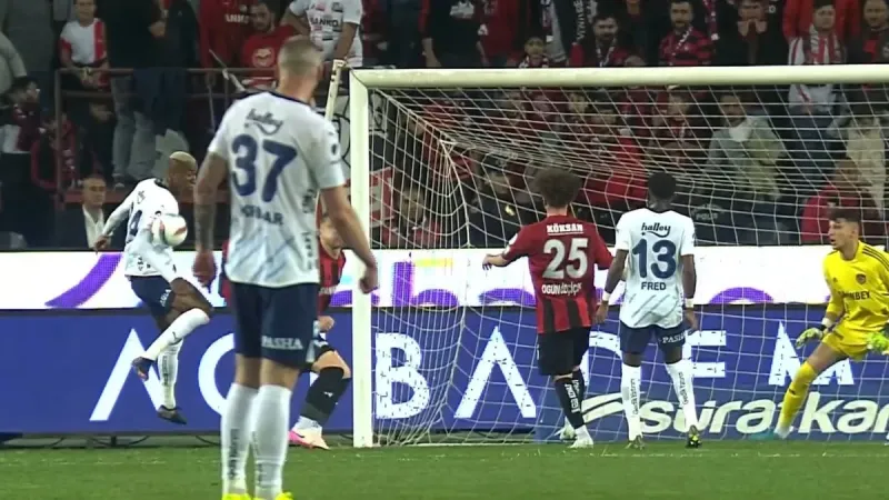 Fenerbahçe'nin İptal Edilen Golü: Hakem Kararı Şok Etti!