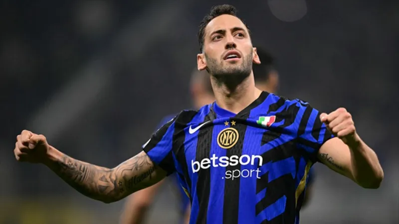 Hakan Çalhanoğlu'ndan Muhteşem Gol! Inter Şampiyonlar Ligi Finalinde!