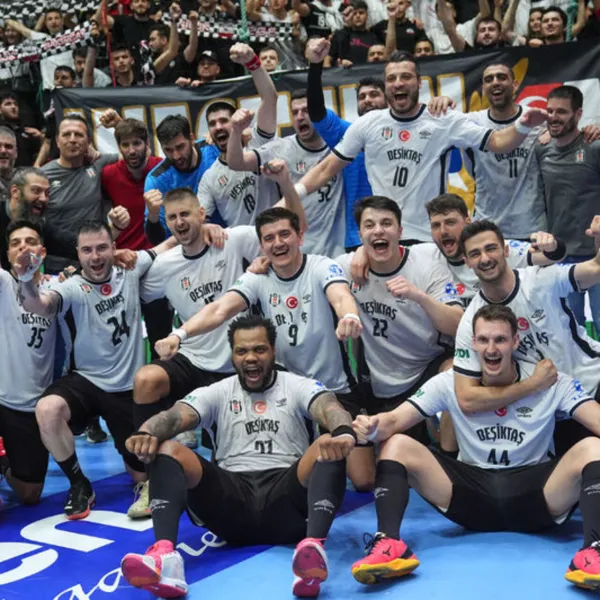 Beşiktaş Hentbol Türkiye Kupası'nda Zirvede! Şampiyonluk Geldi!