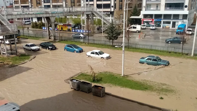 İstanbul Alarmda! Ankara Dahil 81 İl İçin Sağanak Uyarısı!