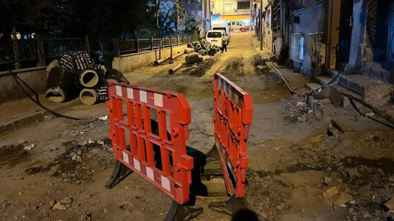 İstanbul'da Rögar Dehşeti! Kapak 10 Metre Havaya Uçtu!