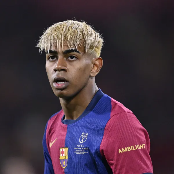 Lamine Yamal Barcelona'da Kalıyor Mu? İşte O İmzayı Attı!