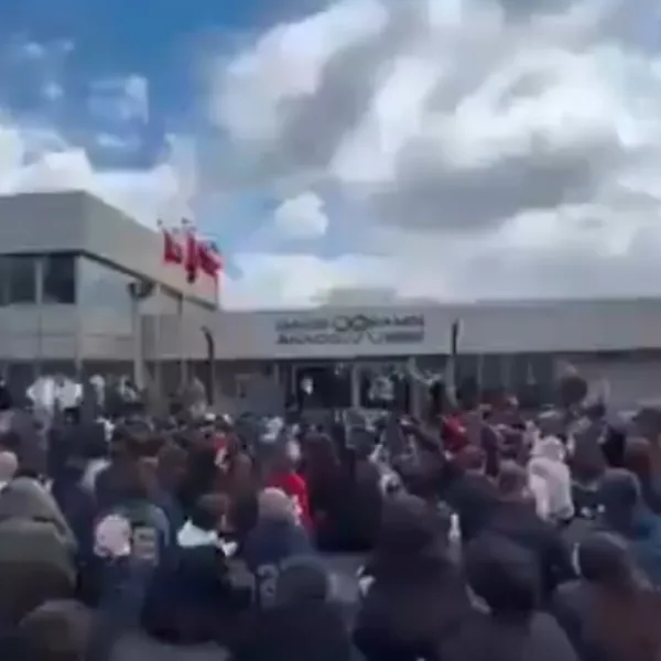 Liselerde Neler Oluyor? Öğretmenlere Açığa Alma Şoku!