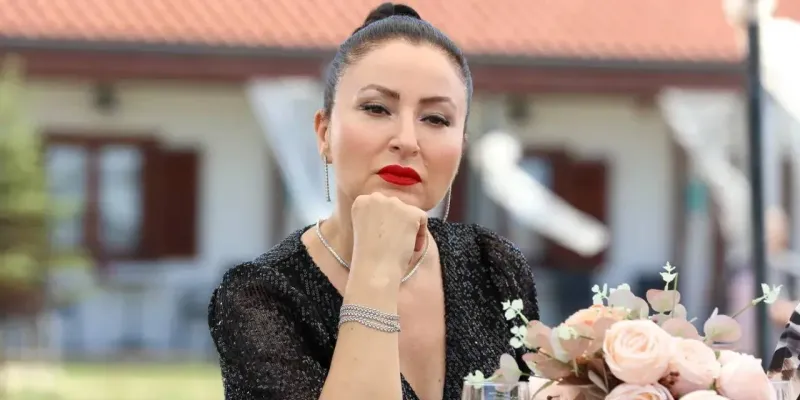 Yonca Şahinbaş'ın Şok İtirafı: Babam Soyadımı Yasakladı!