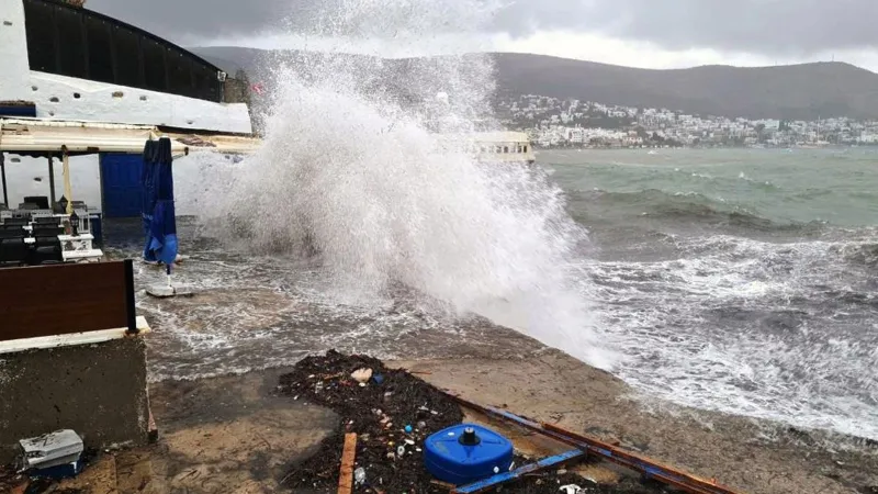 Fırtına Alarmı! Bodrum ve Kaş'ta Denizciler Dikkat!