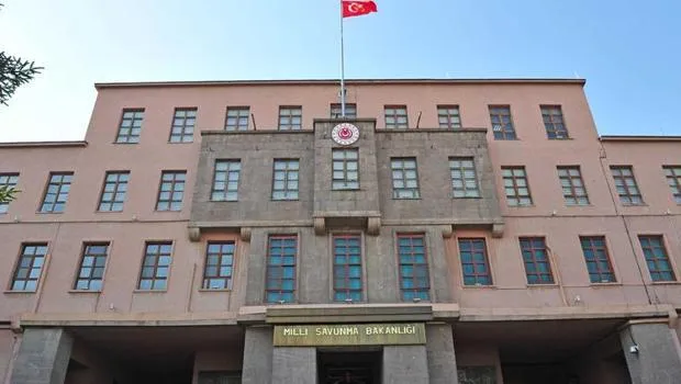 Pençe Kilit'te Şok Baskın! Teröristlerin Sığınağı Cephaneliğe Döndü!