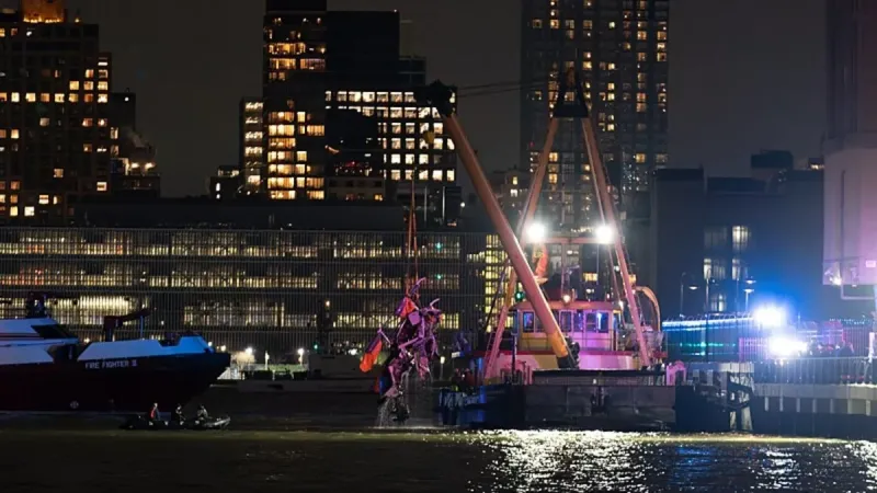 New York'ta Helikopter Faciası! 6 Kişi Hayatını Kaybetti