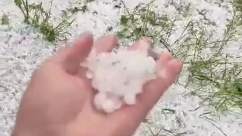 Osmaniye'de Şok! Dolu Yağışı Her Yeri Beyaza Boyadı!