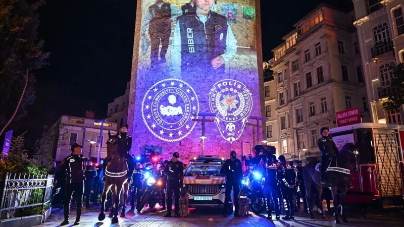 Galata Kulesi'nde Polis Coşkusu! 180. Yıl Kutlaması