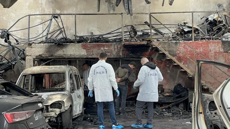 Çorlu Sanayi Sitesi Alevlere Teslim! Milyonluk Kayıp
