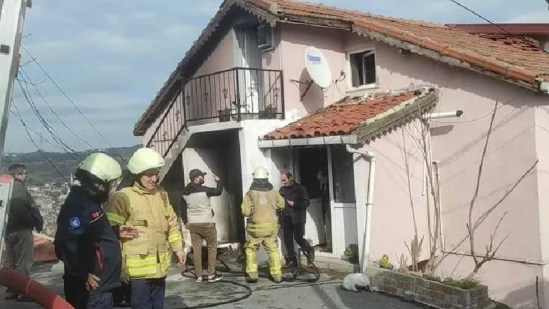 Sarıyer'de Korkutan Yangın! Ahşap Bina Alevlere Teslim Mi Oldu?