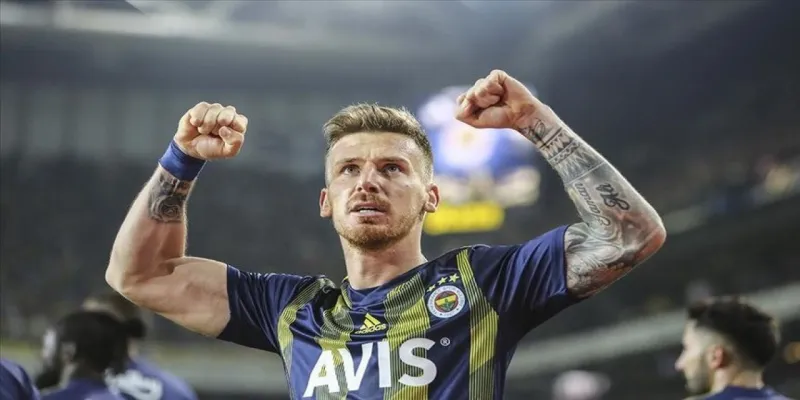 Serdar Aziz Fenerbahçe'den Ayrılıyor Mu? Şok Gelişme!