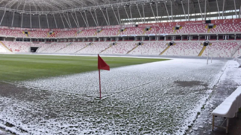 Sivas'ta Kar Sürprizi! Fenerbahçe Maçı Tehlikede mi?