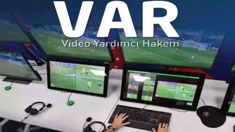 Sivasspor-Fenerbahçe Maçında VAR Şoku! Hakem Kararı Ortalığı Karıştıracak mı?