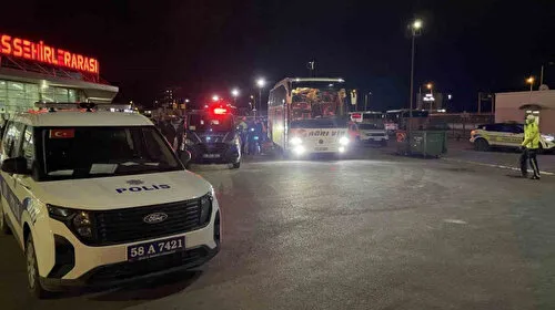 Otobüs Şoförü İhbar Etti: İnsan mı Ezdim? Sivas'ta Şok Ölüm!