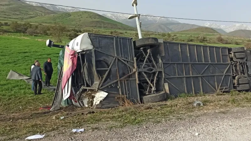 Van'da Otobüs Kazası! Çok Sayıda Yaralı, Detaylar Ortada